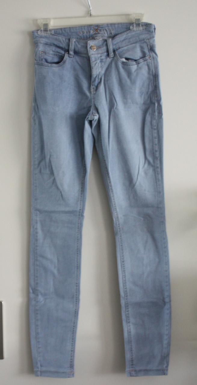 Licht blauwe jeans maat 34-32