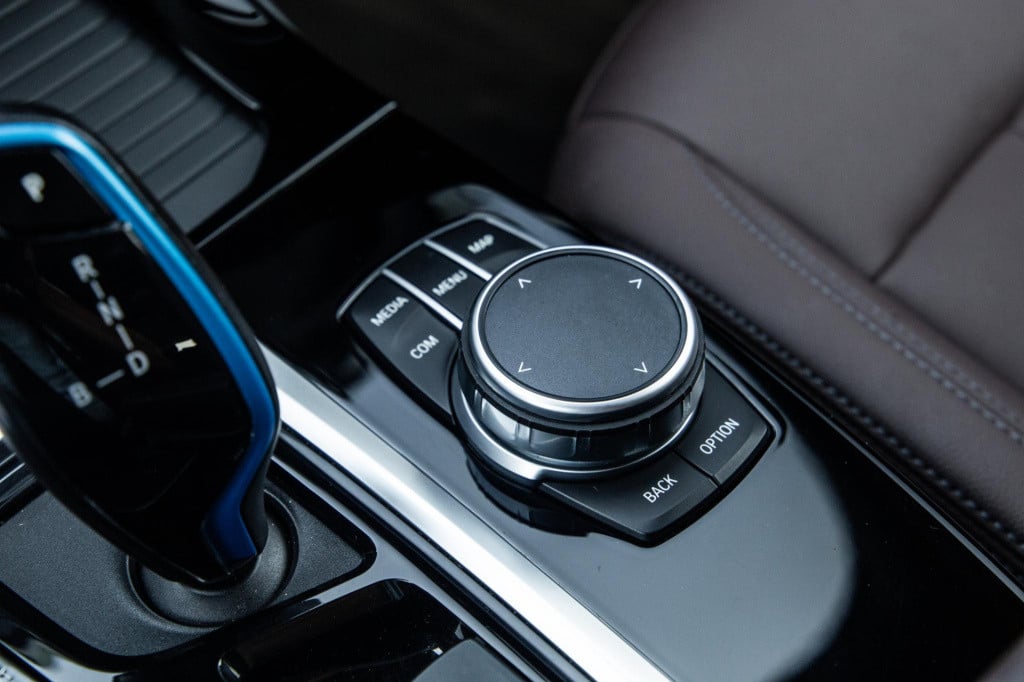 BMW Ix3 high executive 80 kwh panoramadak / carplay / bruin leer / navi
