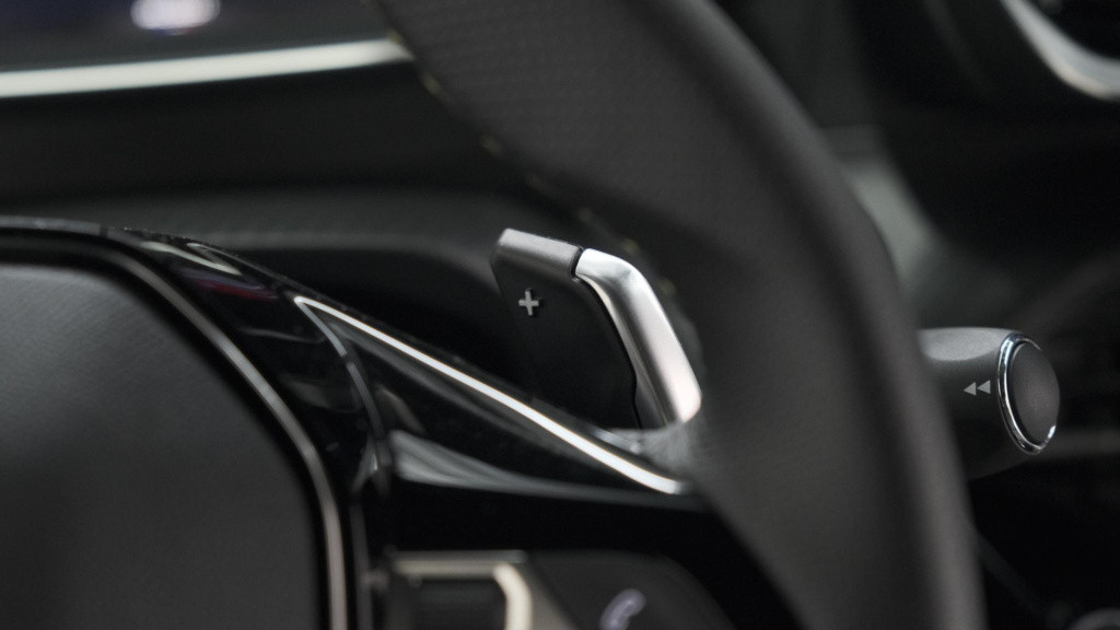 Peugeot 2008 puretech 130 eat8 gt | 360 camera | adaptieve cruise control |