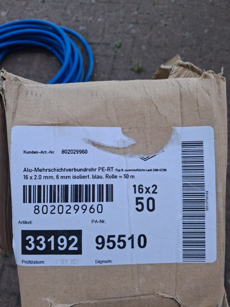 Meerlagenbuis geïsoleerd blauw