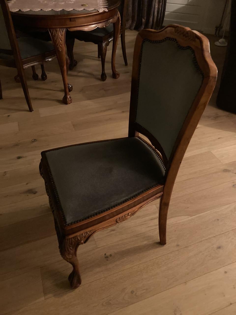 Ronde noten houten eettafel