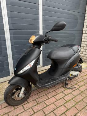 Piaggio zip 2016 1e eigenaar