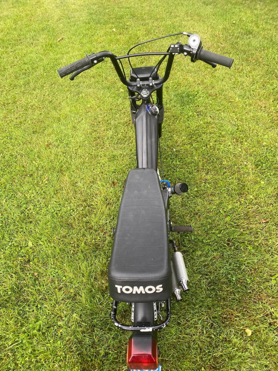 Tomos