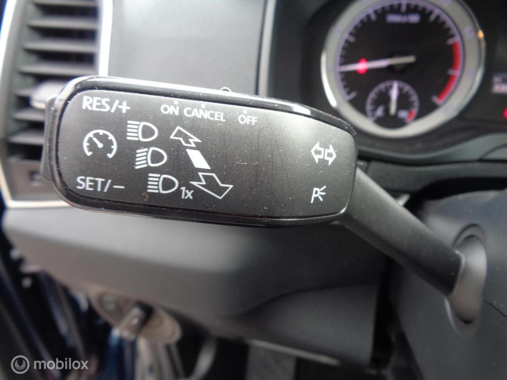 Skoda Karoq 1.0 tsi business edition/airco/stoel+stuur verw/full led/apple 