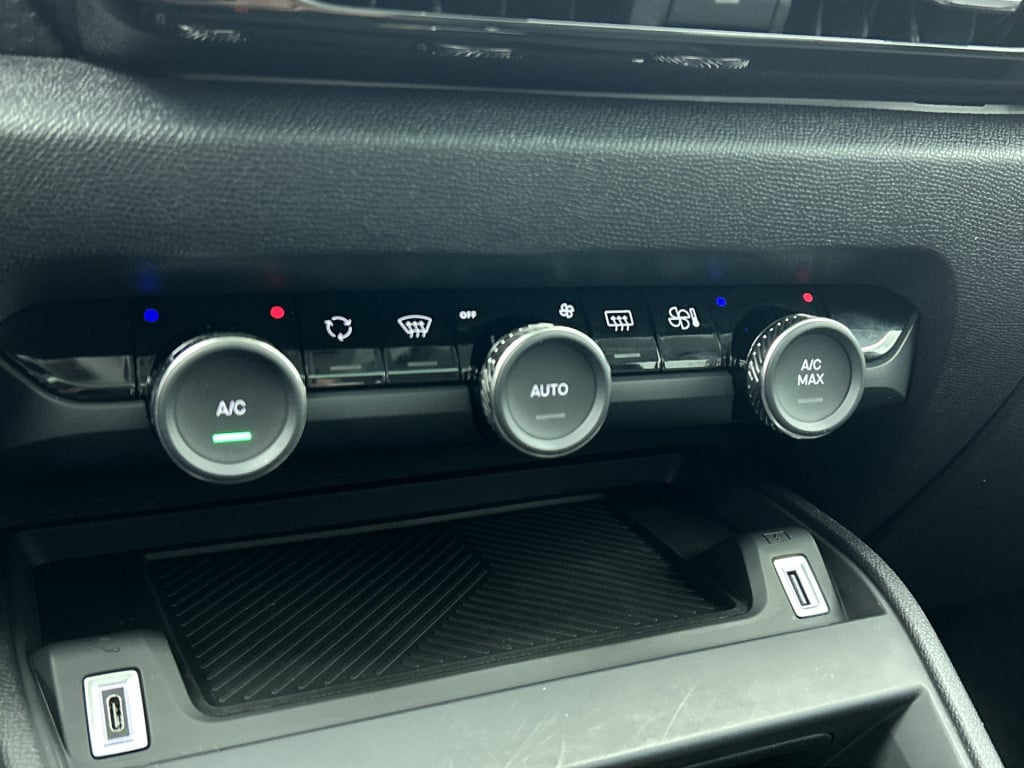 Citroen C4 1.2 puretech shine | rijklaar | panorama dak | head up display |