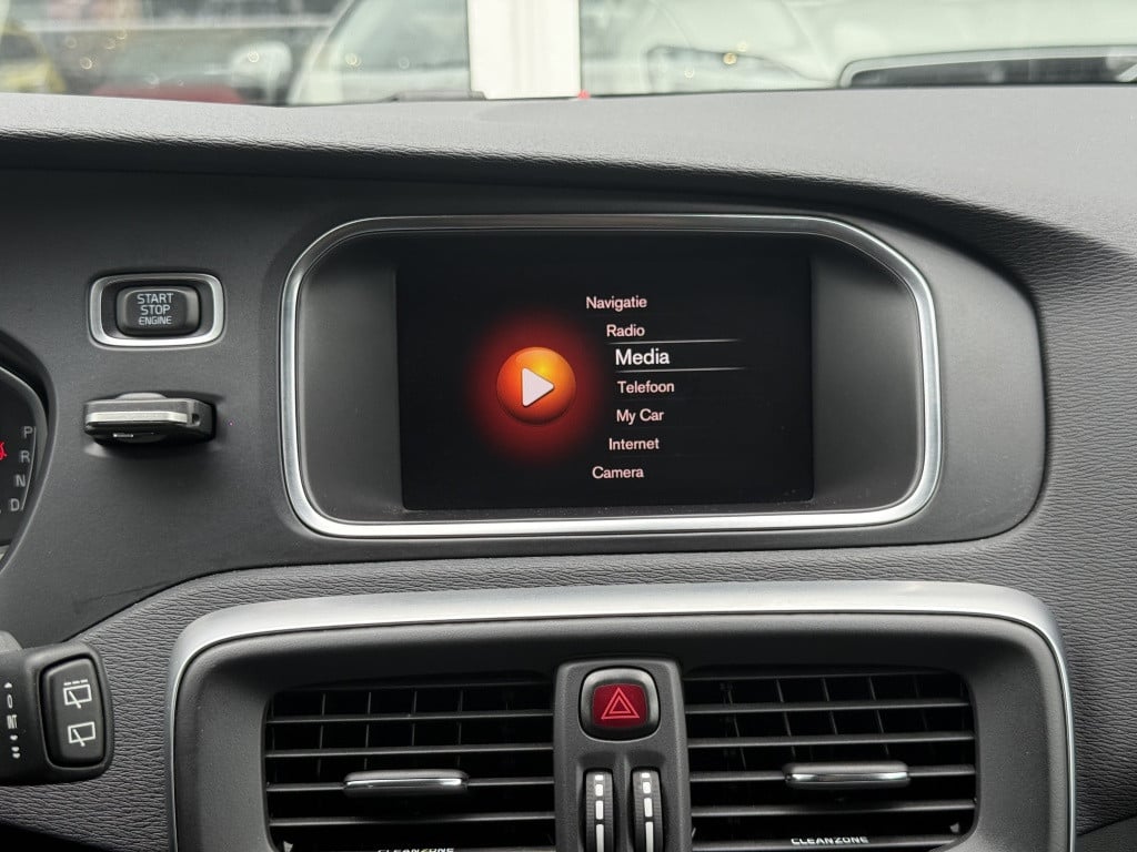 Volvo V40 t2 123pk aut6 polar+| navi| cruise| stoel.verw| led| pdc