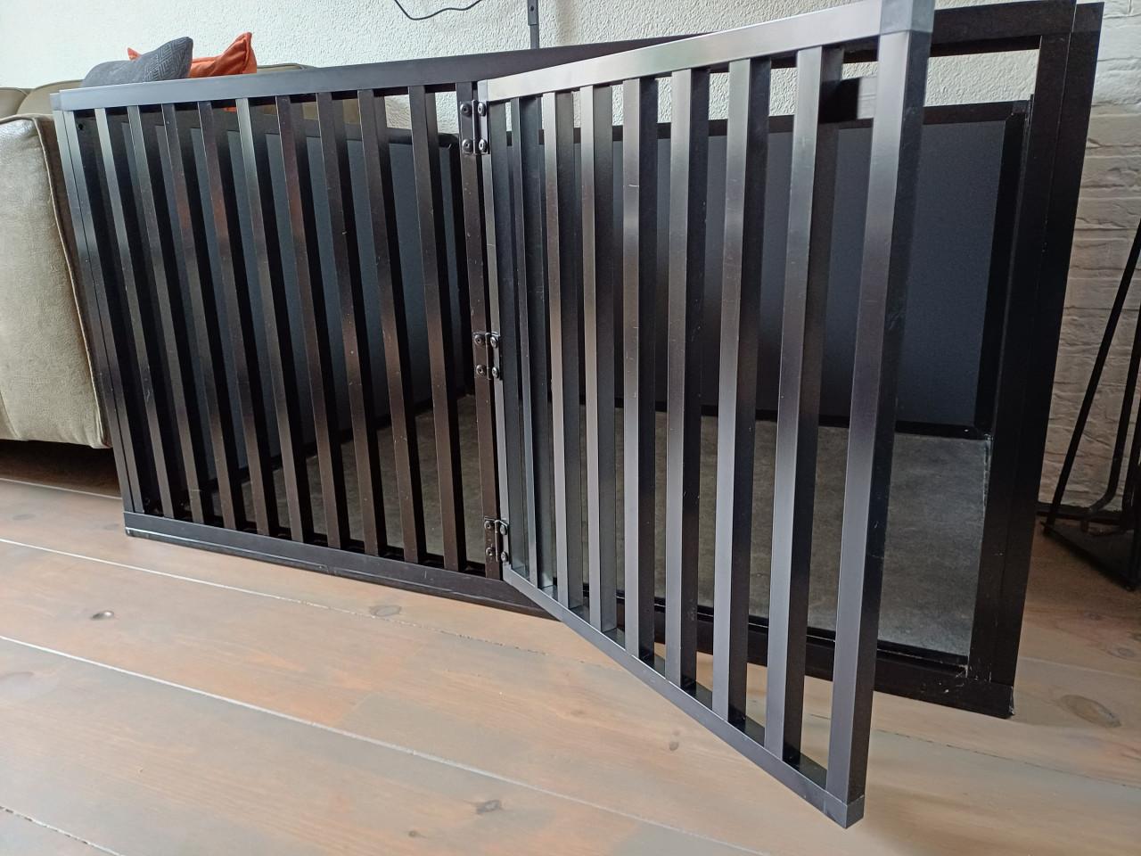 Prachtige kamerkennel / puppyren aangeboden.