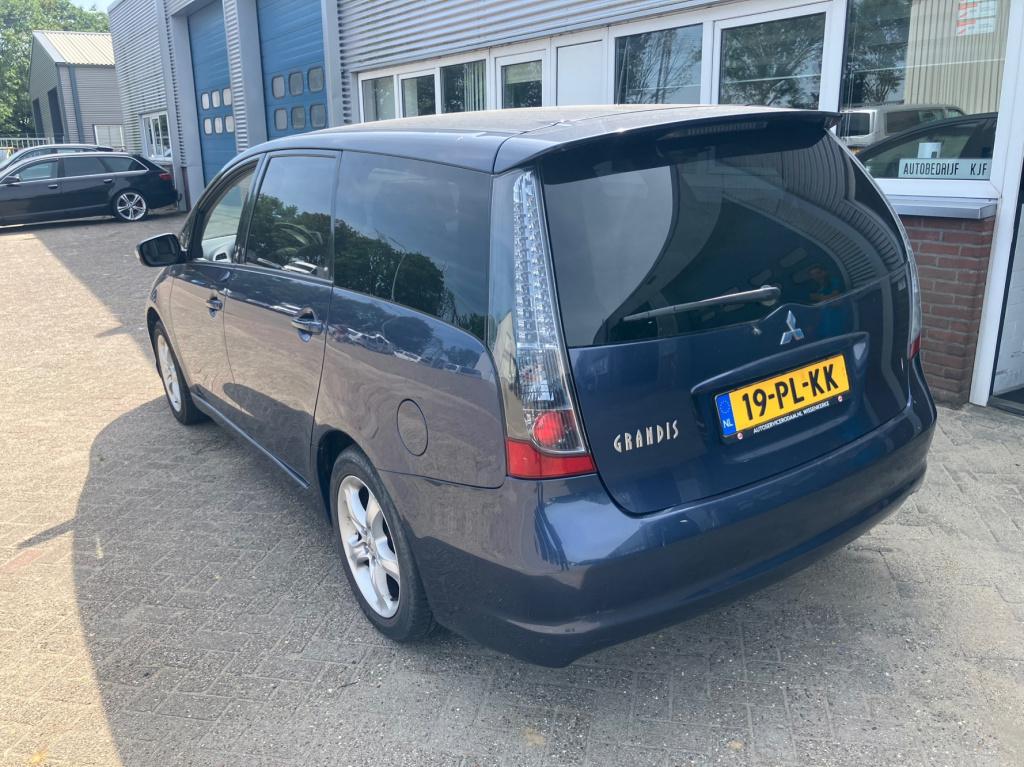 Mitsubishi Grandis 2.4-16v intense 6 persoons airco