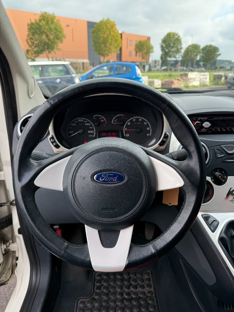 Ford KA 1.2 - titanium - airco