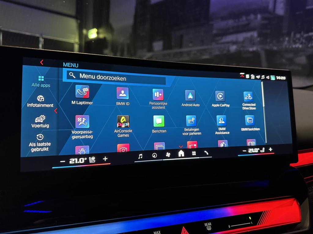 BMW M5 5-serie *limousine v8 m hybrid*carbon extr*b&w*alcantarahemel*nl-aut