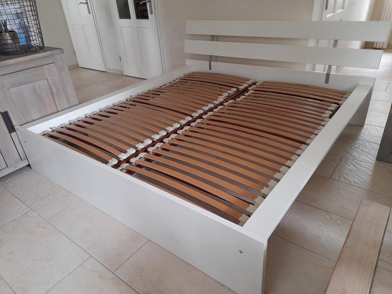 Verstelbaar 2 Persoons bed 180 x 200 (in goede staat )