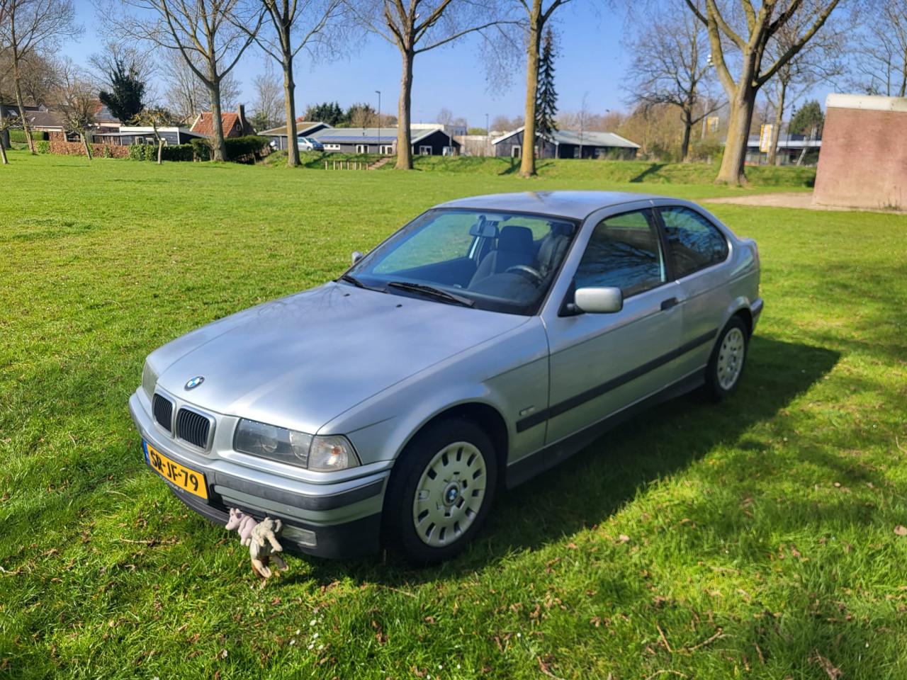 BMW E36 compact 318Ti automaat, 140 PK, airco!  Slechts 167.000 km