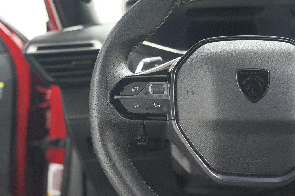 Peugeot 2008 puretech 130 eat8 gt | 360 camera | dodehoekdetectie | navigat
