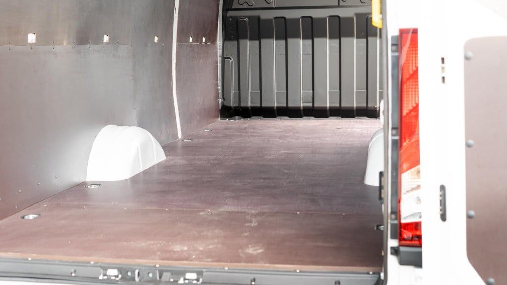 Iveco Daily 35s16v 2.3 410 h2 | direct leverbaar | complete betimmering laa