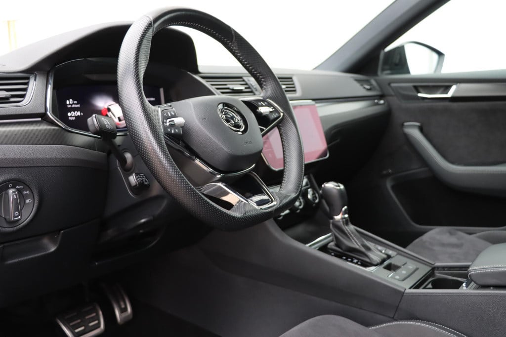Skoda Superb 1.4 tsi iv sportline business 218pk dsg6
