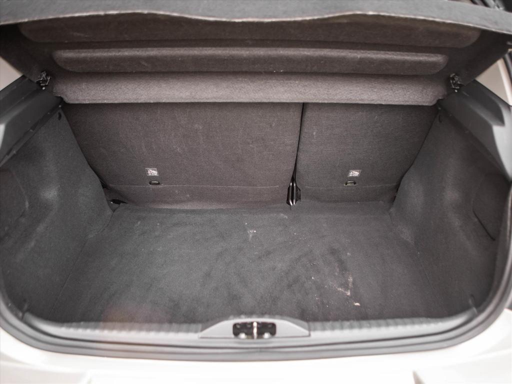 Citroen C3 1.2 puretech 83pk shine | stoelverwarming | carplay | park. sens