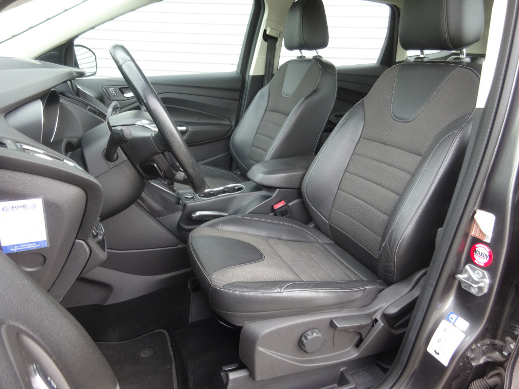 Ford Kuga 1.5 titanium navigatie / trekhaak / camera / cruise / pdc