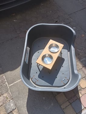 Hondenmand en pannen
