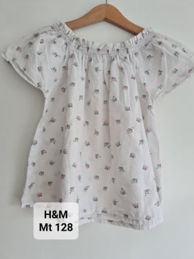 Lief wit , roze bloemetjes blousje van H&M  Maat 128