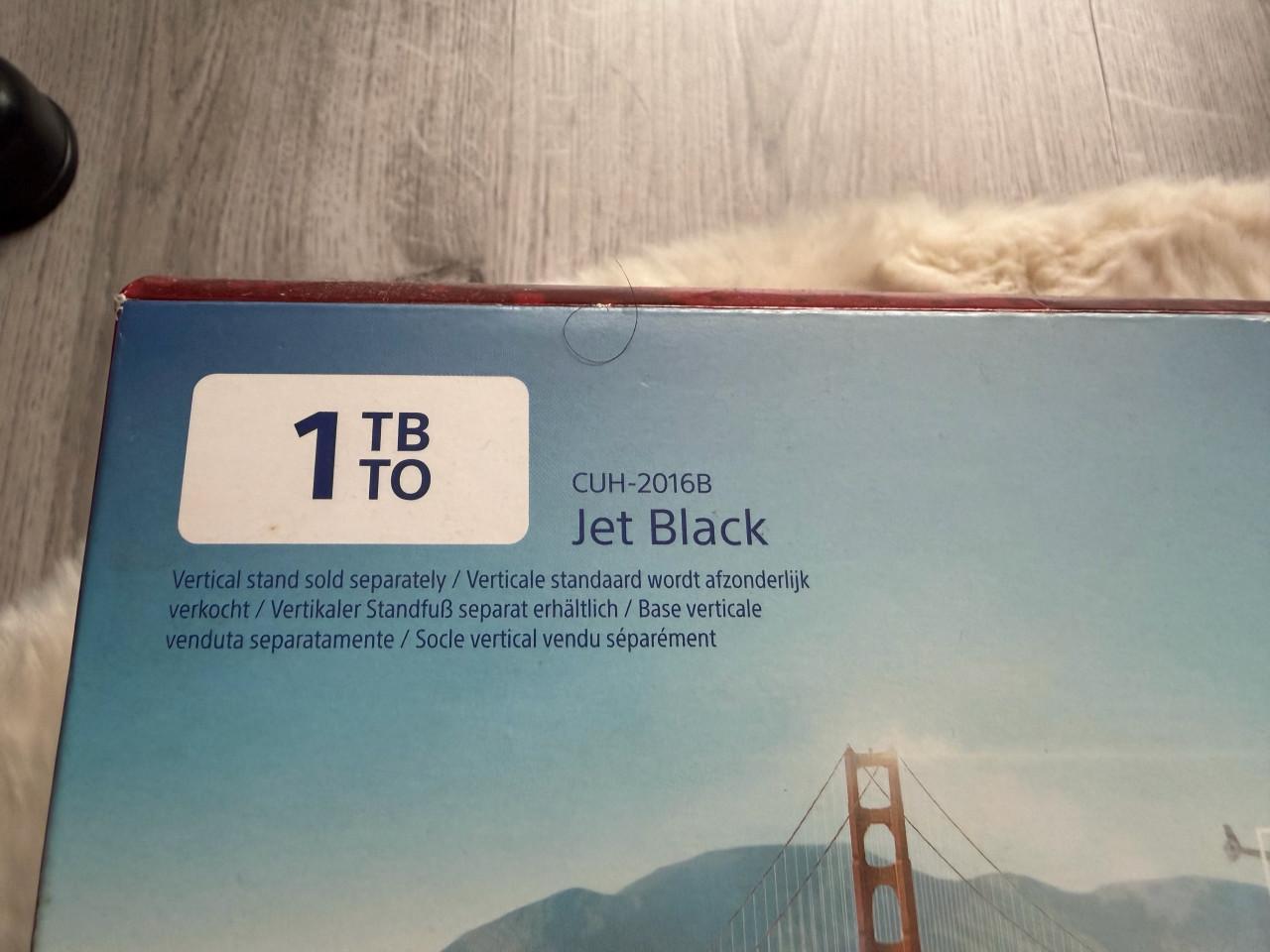 Ps4 Slim 1TB 8 games
