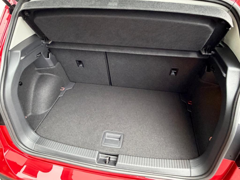 Volkswagen T-cross 1.0 tsi 115pk dsg goal | trekhaak | camera | 4-season | 