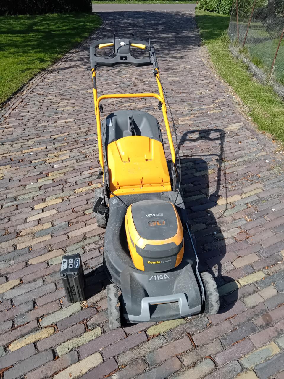 Stiga combi 55 sae accugrasmaaier
