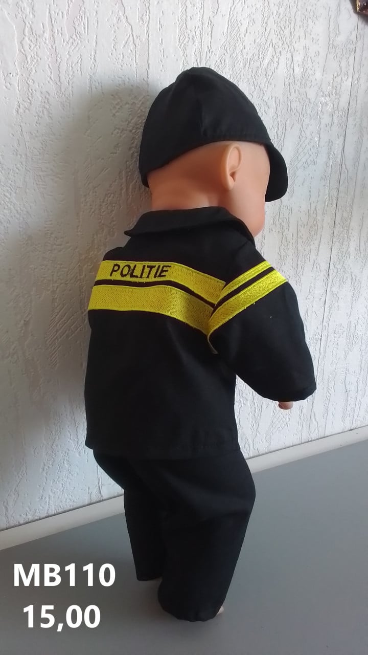 Leuke poppenkleertjes baby born. Politie pak. Opbrengst KiKa.