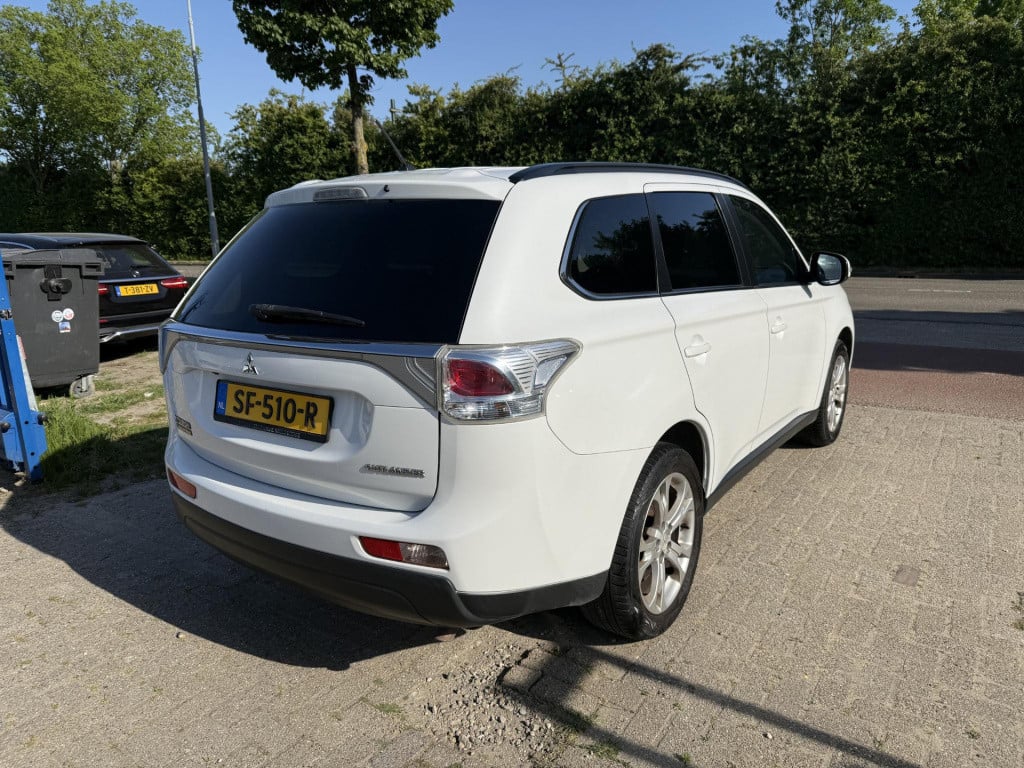 Mitsubishi Outlander 2.2 di-d intense leder camera stoelverwarming