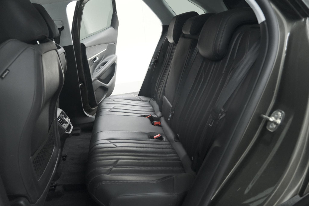 Peugeot 3008 puretech 130 eat6 allure | camera | navigatie | apple carplay 
