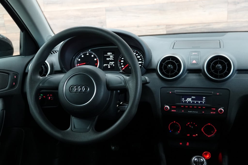 Audi A1 Sportback 1.0 tfsi | airco | pdc | 17" |