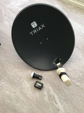 Schotelantenne Triax 60cm met meter