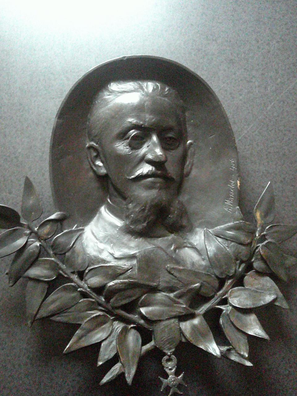 MONUMENTALE BRONZEN HERDENKINGSPLAQUETTE 1906