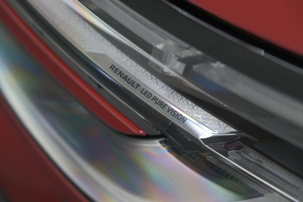 Renault Austral 1.2 e-tech full hybrid 200 techno | 360 camera | panoramada