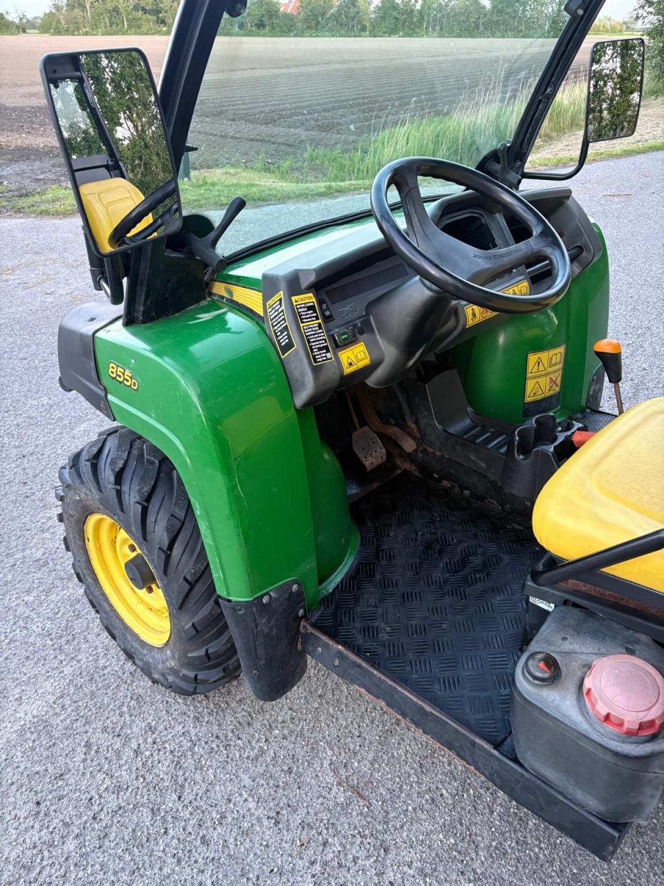 John Deere 855D Gator