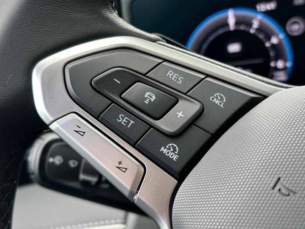 Volkswagen Tiguan 1.5 ehybrid elegance 204pk | trekhaak | 360 camera | dode