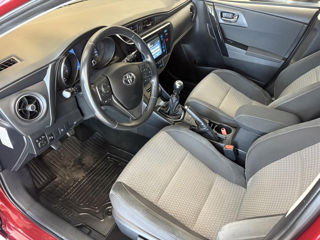 Toyota Auris 1.2t energy plus | trekhaak |