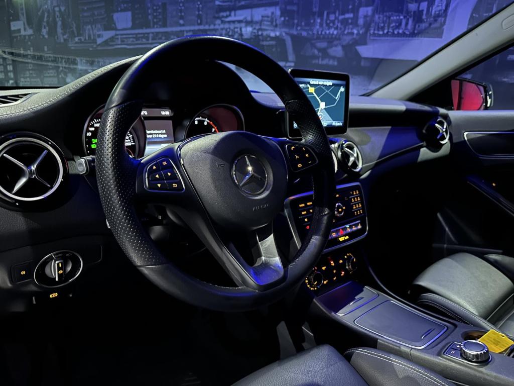 Mercedes-Benz Gla-klasse 180 business solution amg night upgrade *leer*stoe