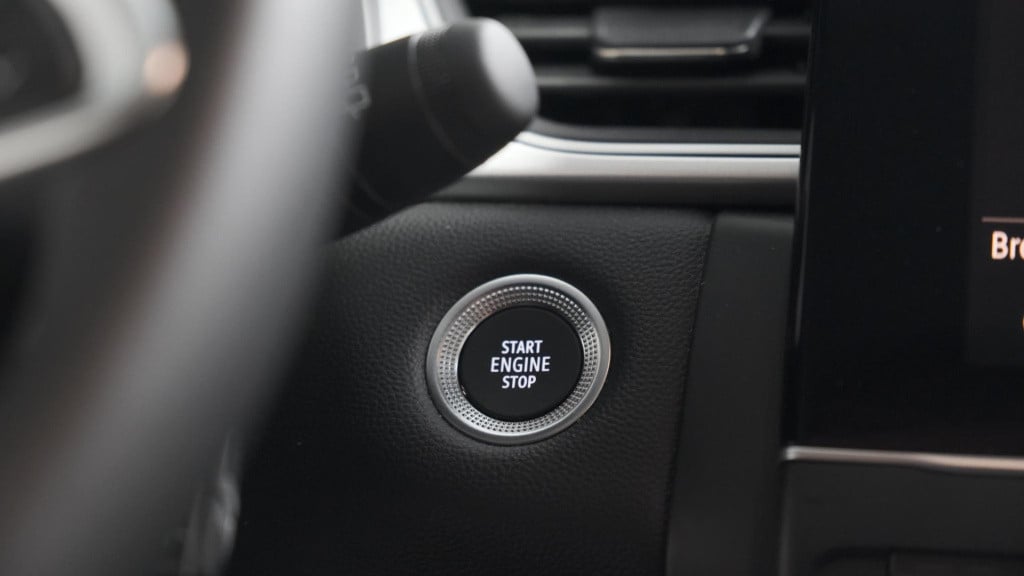Renault Captur mild hybrid 140 edc techno | 360 camera | 9.3 inch grootsche