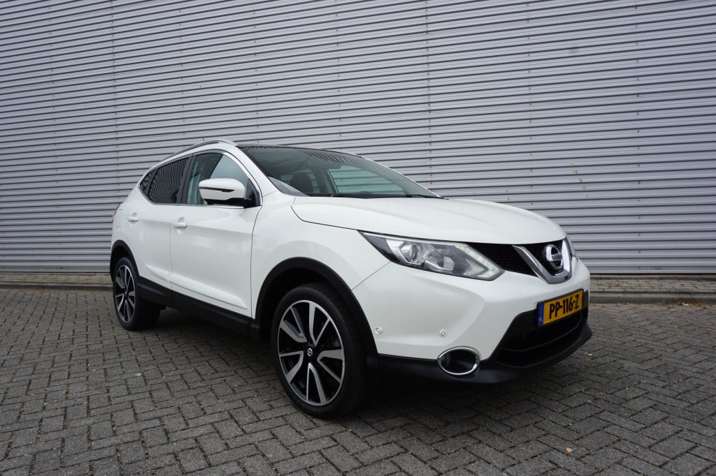 Nissan Qashqai 1.2 tekna + climate / navi / cruise / elektr. ramen / pano. 