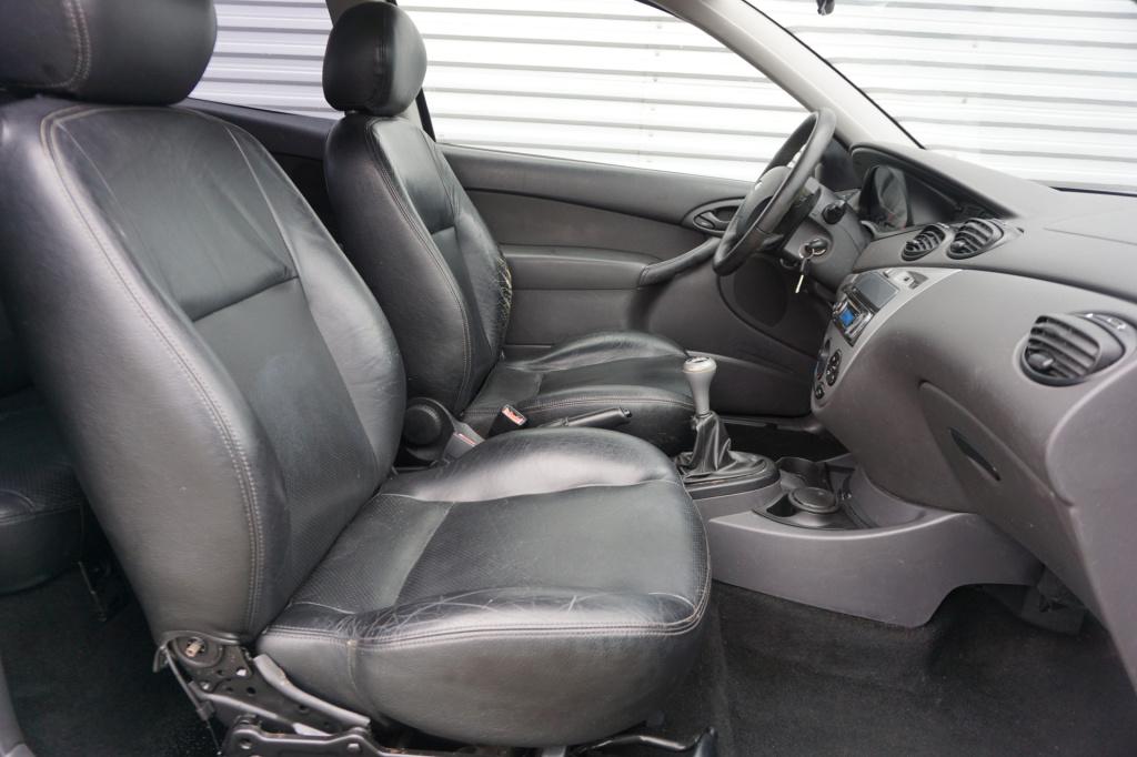 Ford Focus 1.6-16v futura climate / elektr. ramen / trekhaak / lm velgen /