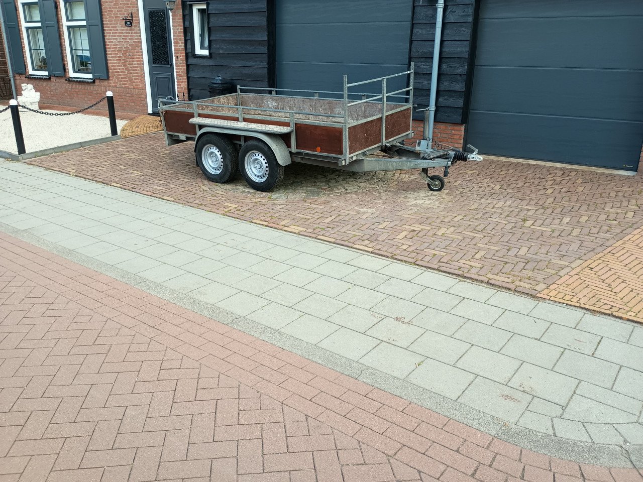Te koop 2700KG bakwagen 305x150