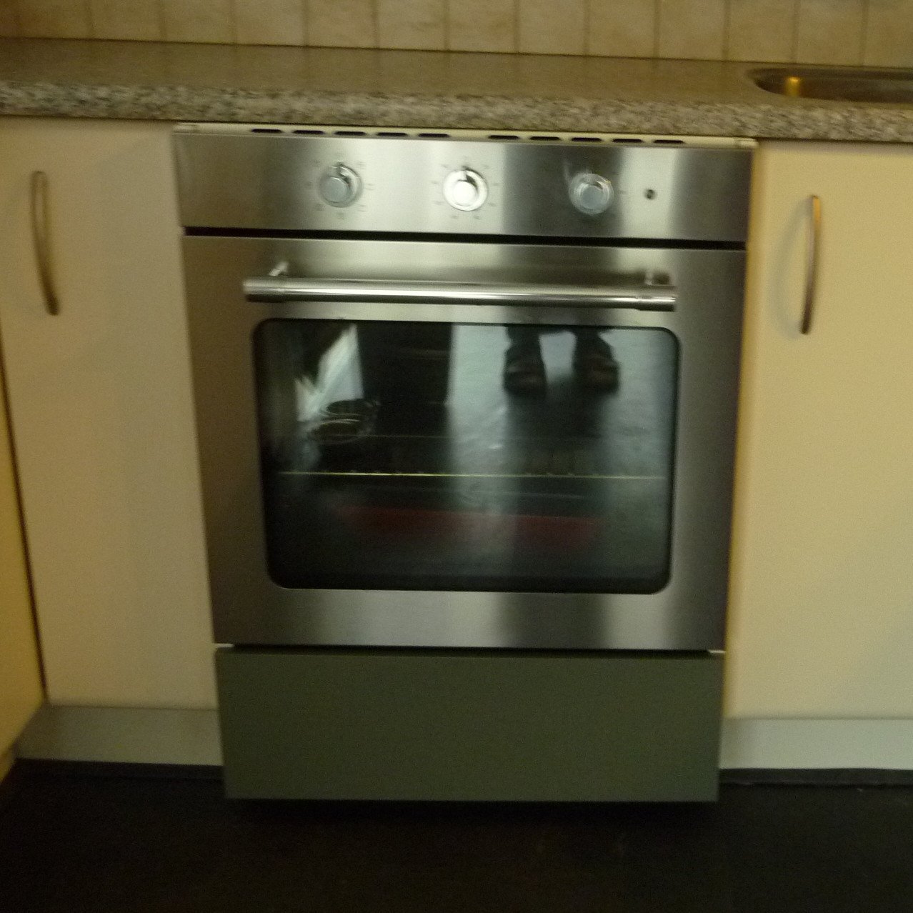 2 jr oude oven IKEA Mattradition Heteluchtoven + inbouwkast