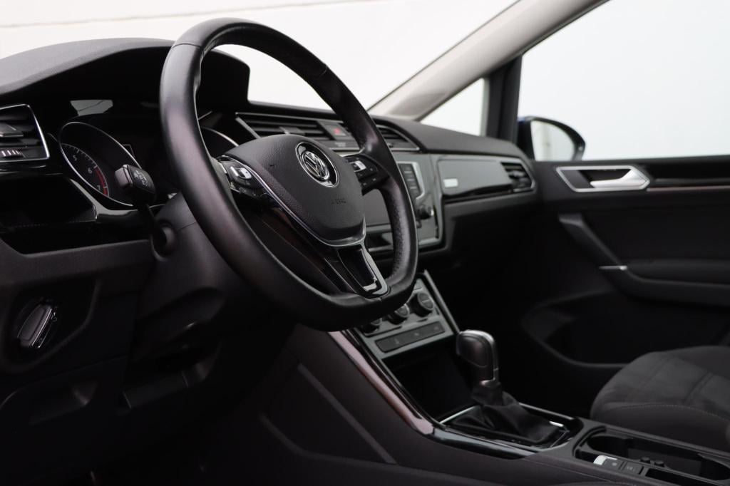 Volkswagen Touran 1.8 tsi highline 180pk dsg7