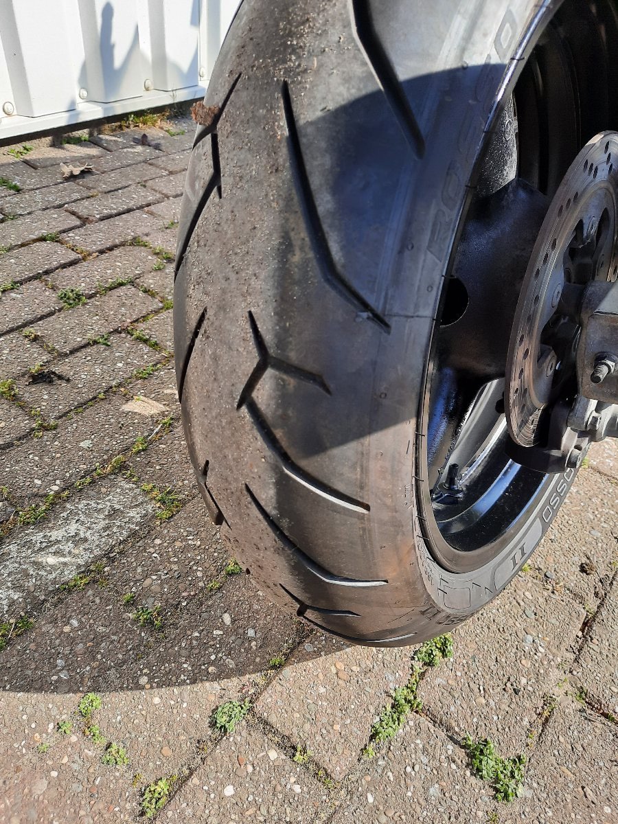 Suzuki GSX600F uit 2006 met recht stuur