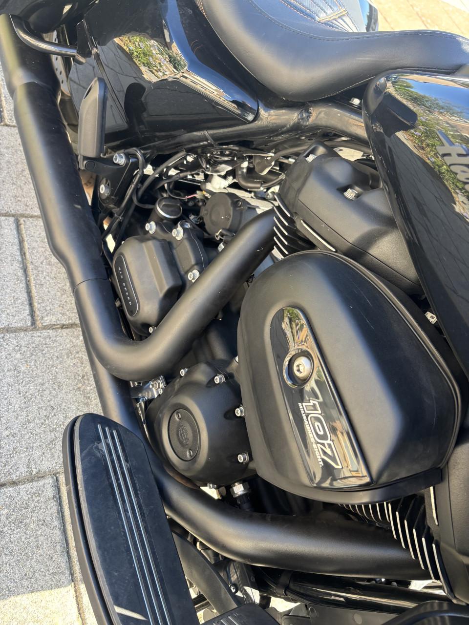 Harley davidson road glide  2020