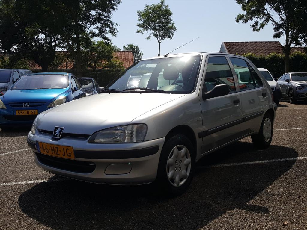 Peugeot 106 1.1 xr 5dr xt | schuifdak | toerenteller |