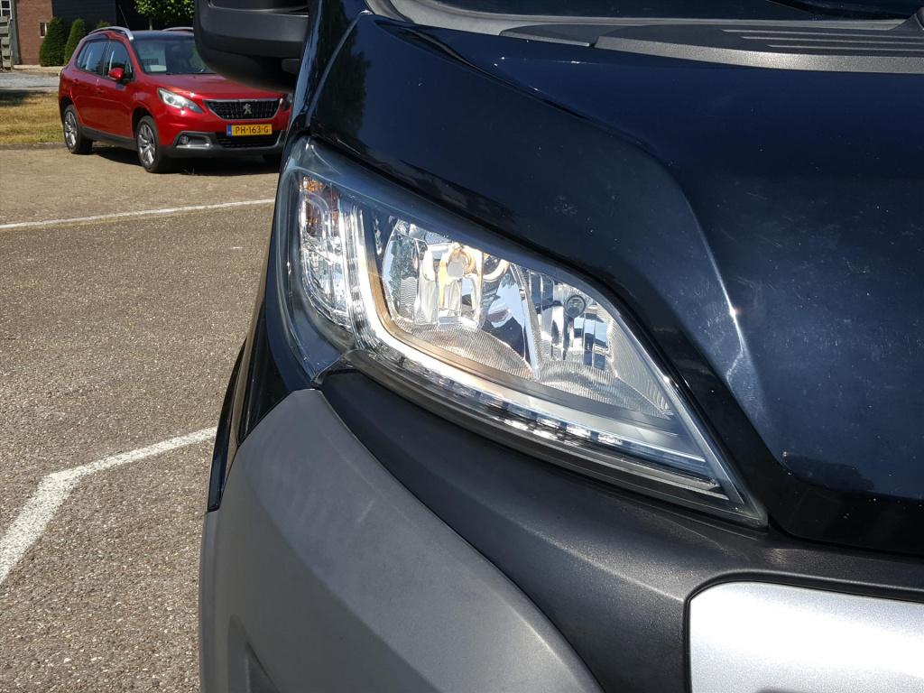 Peugeot Boxer 330 l1h1 bluehdi130pk premium pack led trekhaak | cruise cont