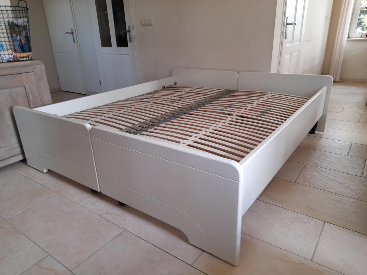 2 x 90 x 200  Deelbaar bed (in goede nette staat )