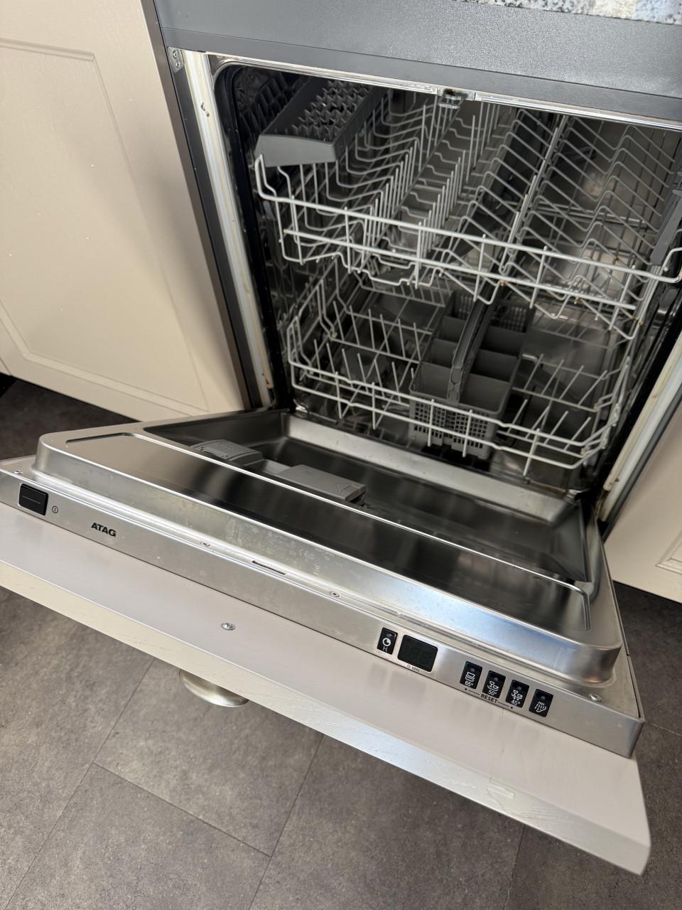 Complete hoekkeuken met Quooker, Siemens en Atag apparatuur