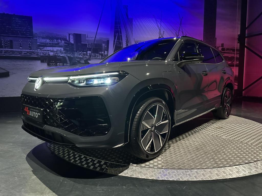 Volkswagen Tayron 1.5 ehybrid r-line edition *pano*keyless*blackstyle*